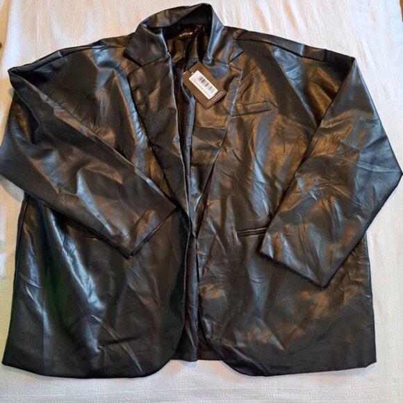 PrettyLittleThing women's size 12 black faux Leather oversize Dad Blazer NWT - Picture 2 of 10
